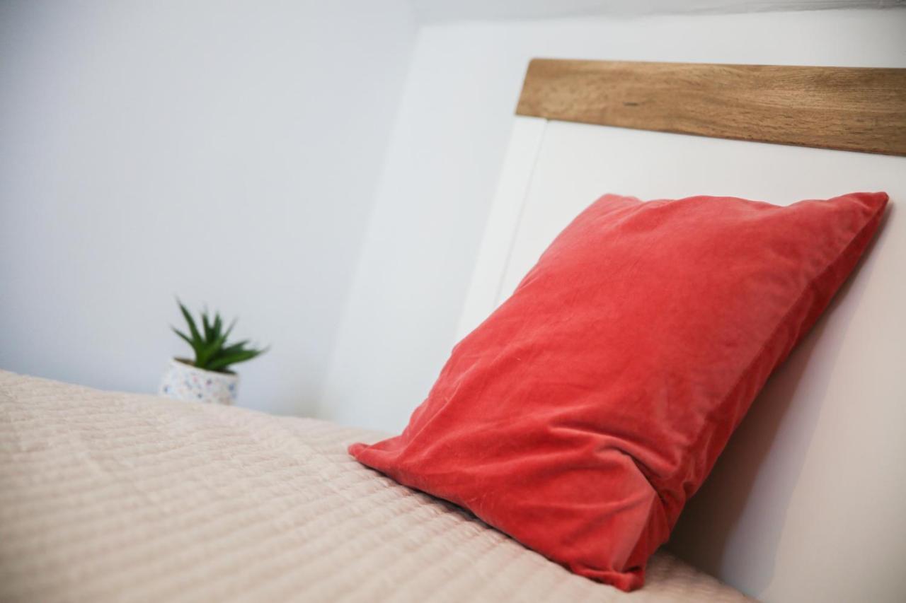 Balkon Apartmanhaz Panzio 巴拉顿菲赖德 外观 照片
