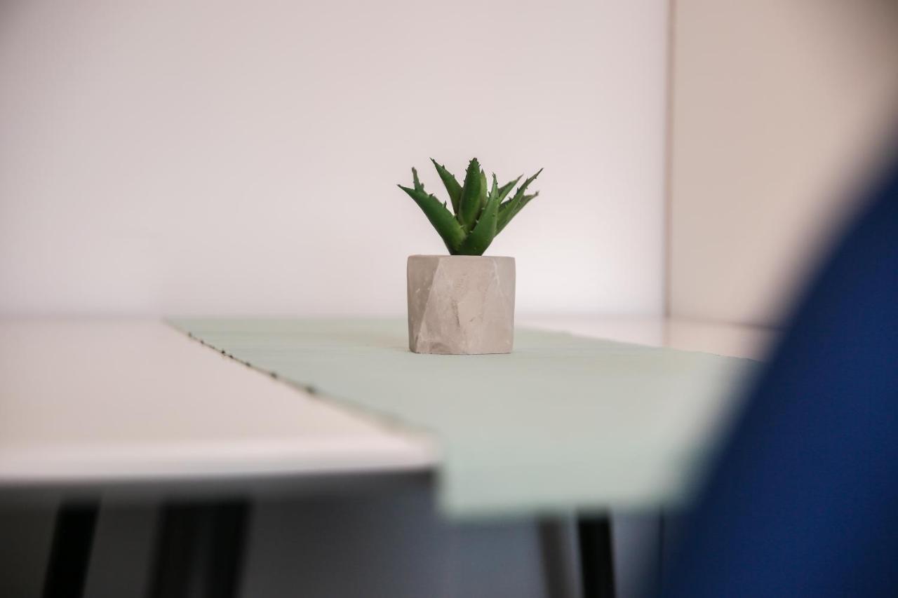 Balkon Apartmanhaz Panzio 巴拉顿菲赖德 外观 照片