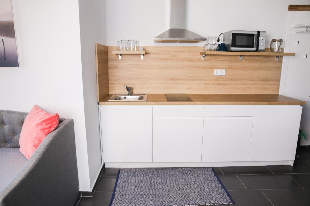 Balkon Apartmanhaz Panzio 巴拉顿菲赖德 外观 照片
