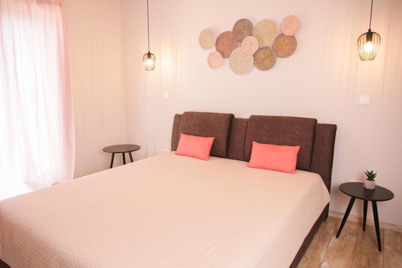 Balkon Apartmanhaz Panzio 巴拉顿菲赖德 外观 照片