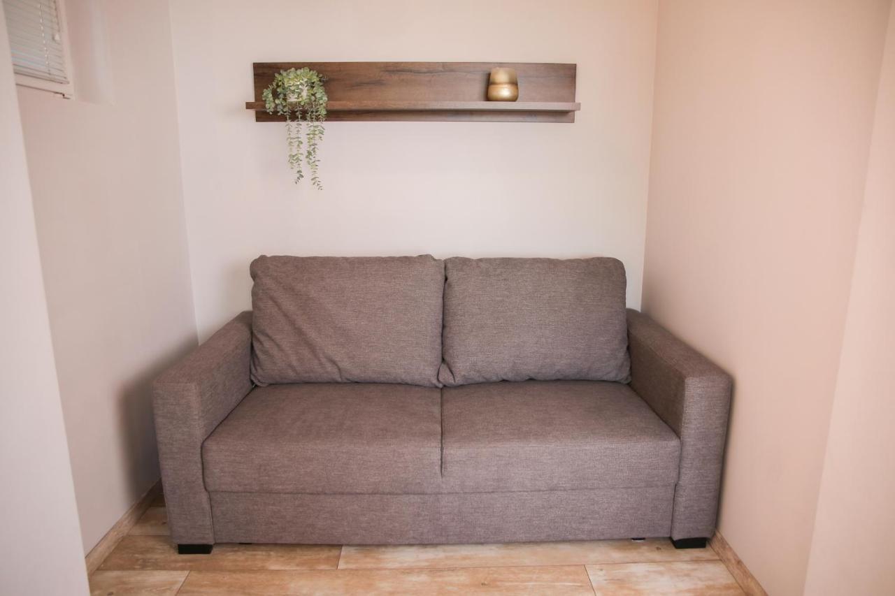 Balkon Apartmanhaz Panzio 巴拉顿菲赖德 外观 照片