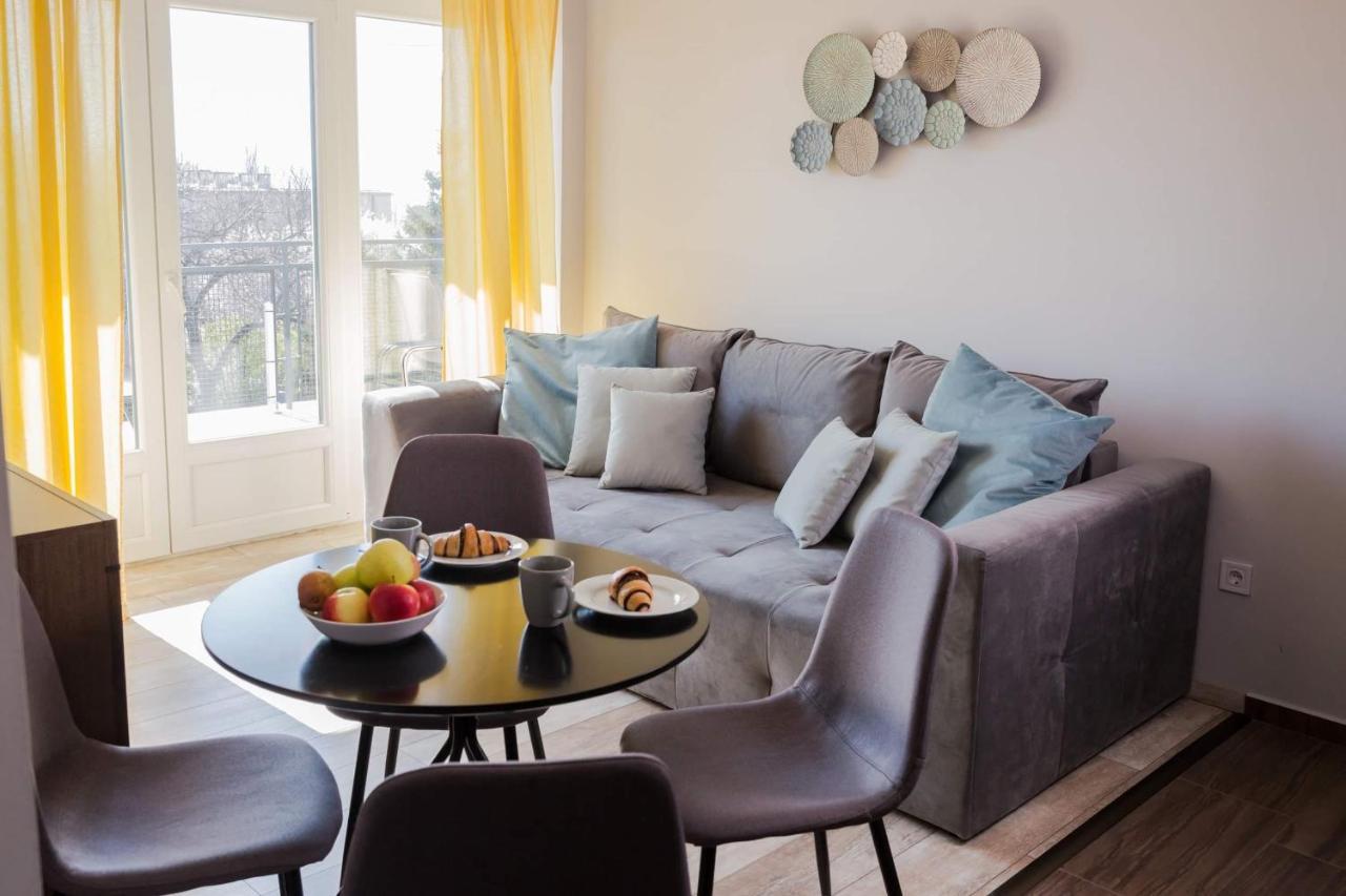 Balkon Apartmanhaz Panzio 巴拉顿菲赖德 外观 照片