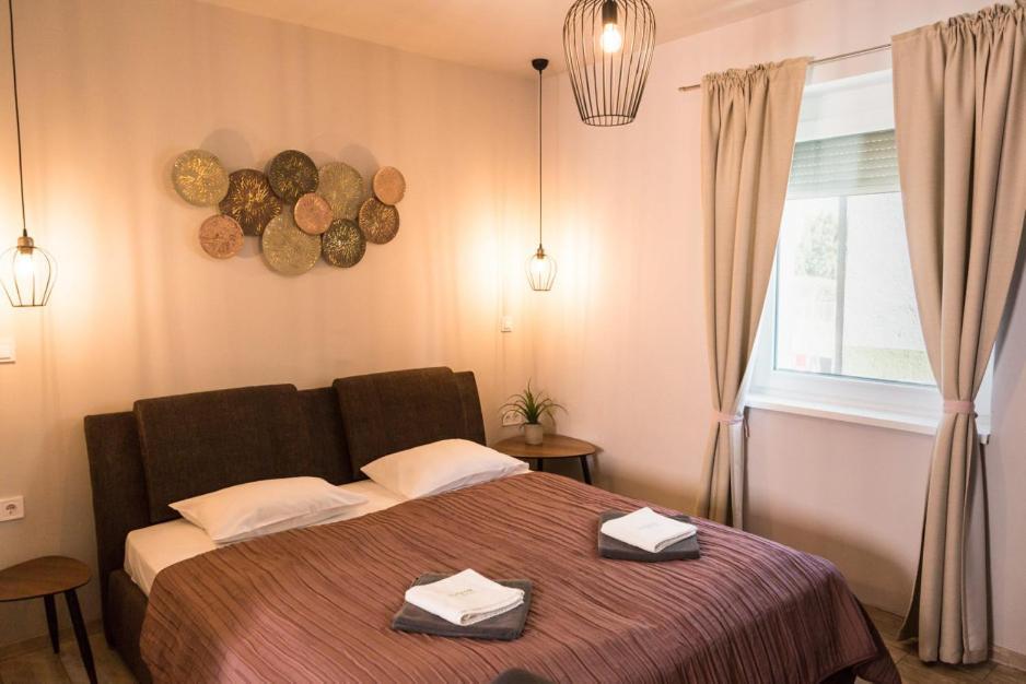 Balkon Apartmanhaz Panzio 巴拉顿菲赖德 外观 照片
