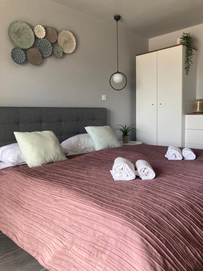 Balkon Apartmanhaz Panzio 巴拉顿菲赖德 外观 照片